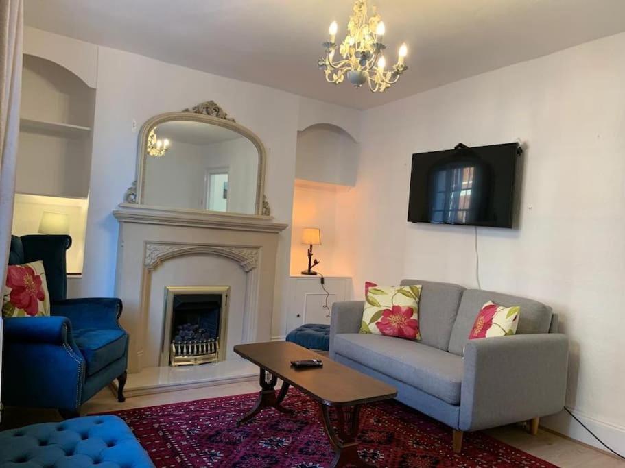 A Stunning 3 Bedroom House 2