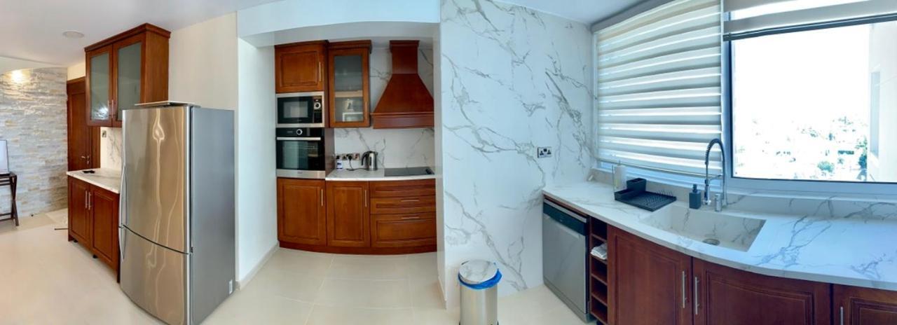 Luxury 2 Bed Room Apartment Fully Furnished 1