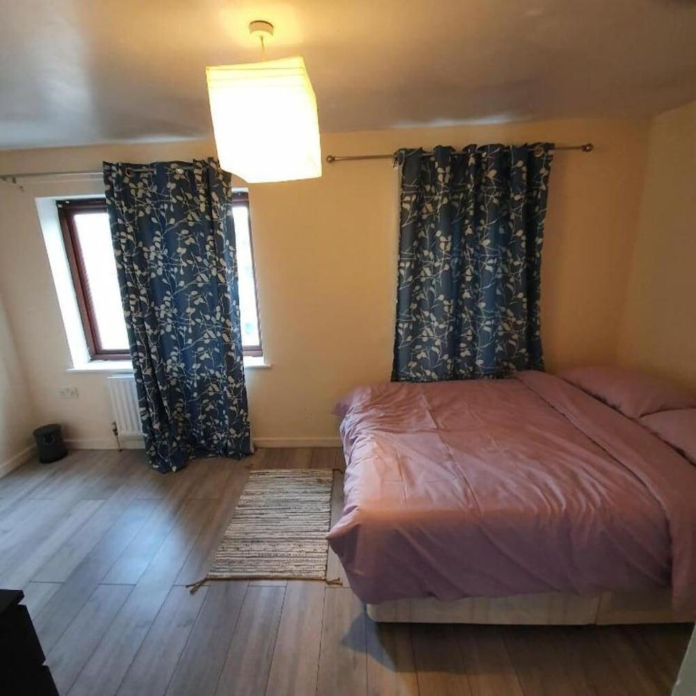 Lovely, Cosy House Easy Reach To Central London 1