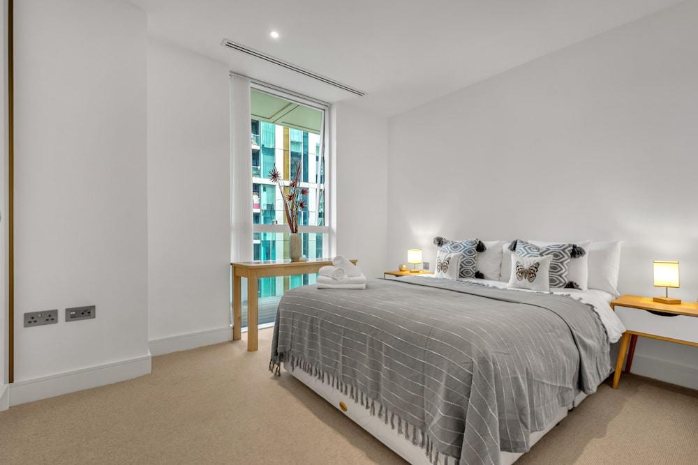 Stunning Serviced Apartment-Canary Wharf 1