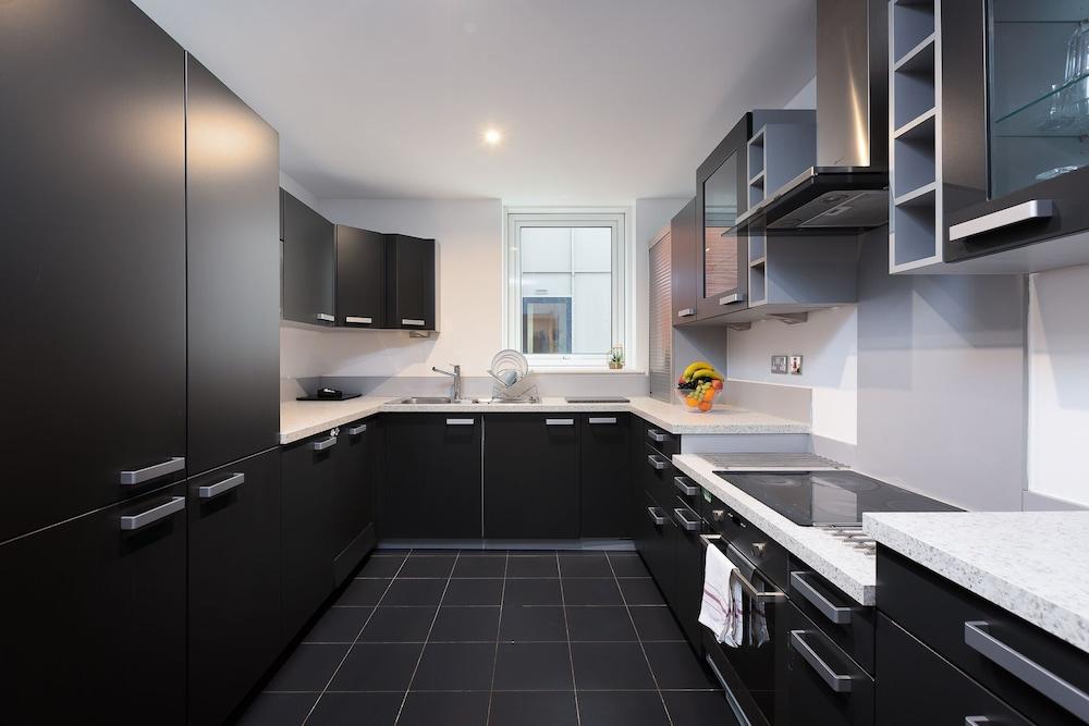 Waterside Bliss 2 Bed 2 Bath Apartment 1