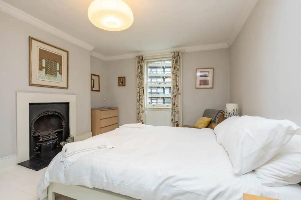 2 Bedroom 2 Bathroom Victorian Maisonette in Barbican 2