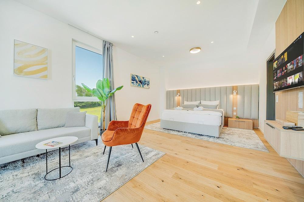 Bright: Rosenheim Aicherpark 1