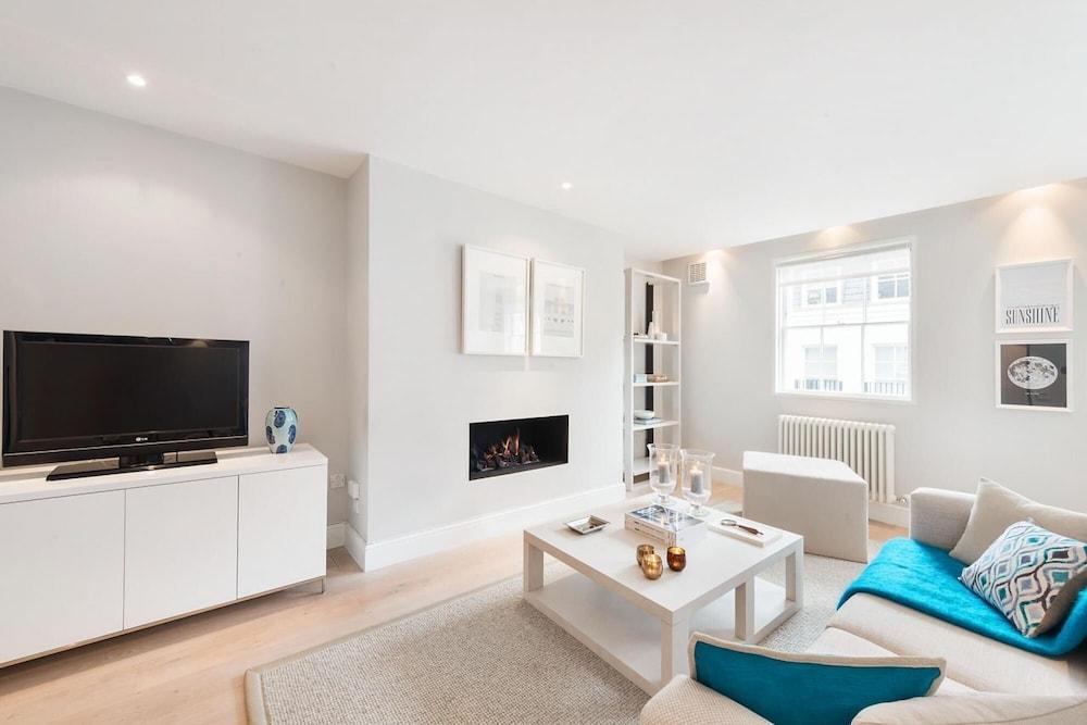 Prime Knightsbridge Mews - 4 Bed House 1