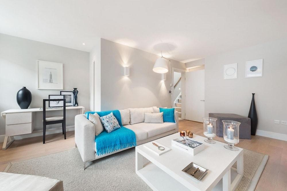 Prime Knightsbridge Mews - 4 Bed House 2