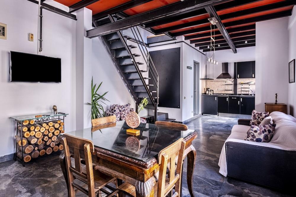 Authentic Flat with Excellent Location in Beyoglu 1