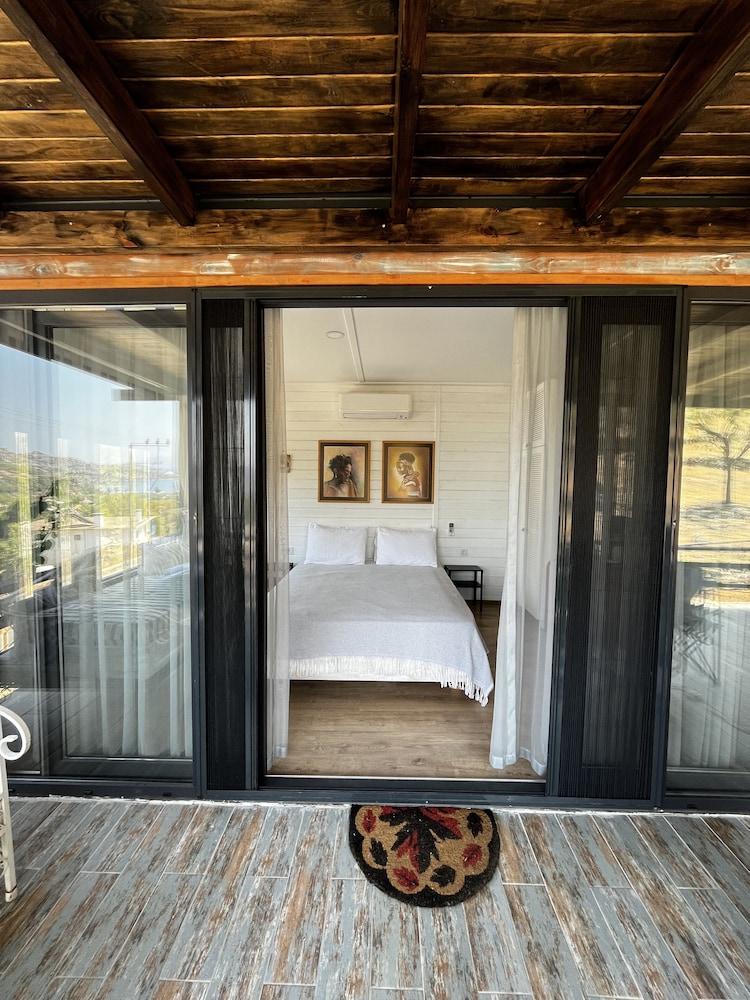 Valentina Tiny House with Sea View