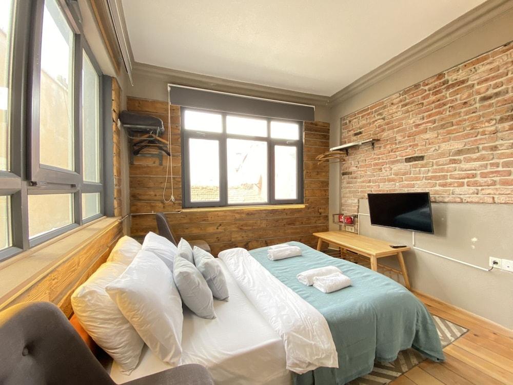 Cozy And Charming Studio Flat in Beyoglu