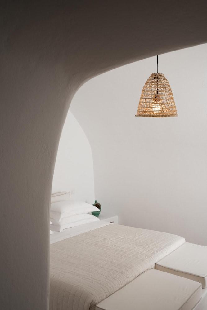 Madame Kalitsi-Erato Room 1