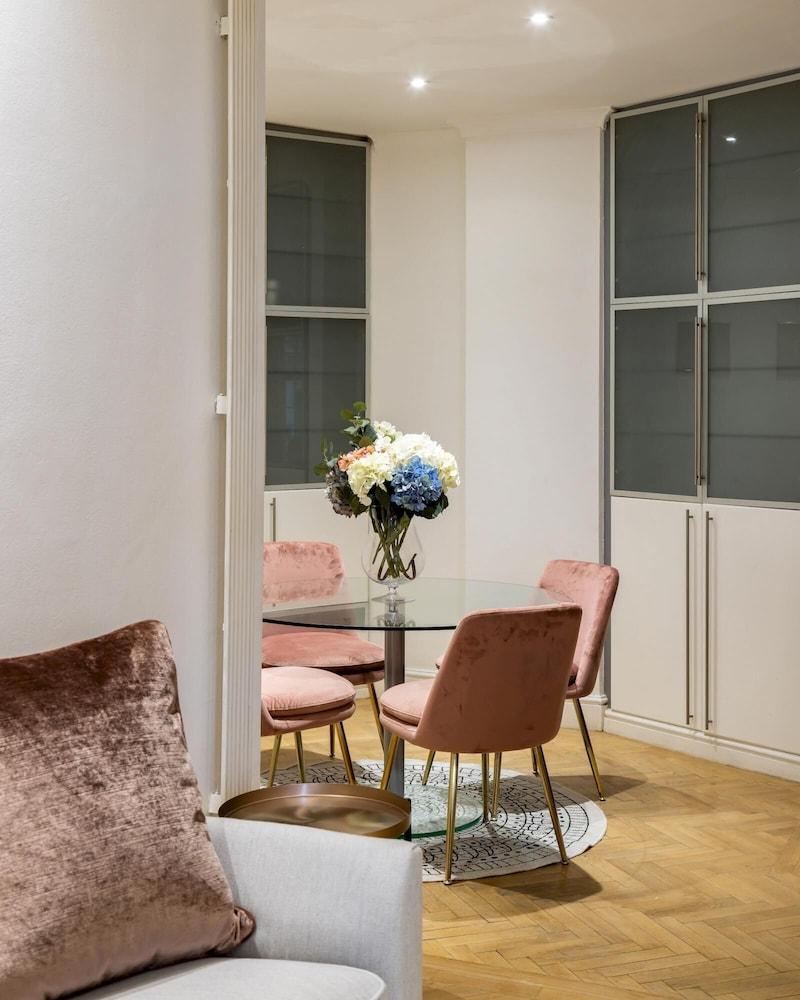 Park Lane Lux 2-Bed Apartment 1