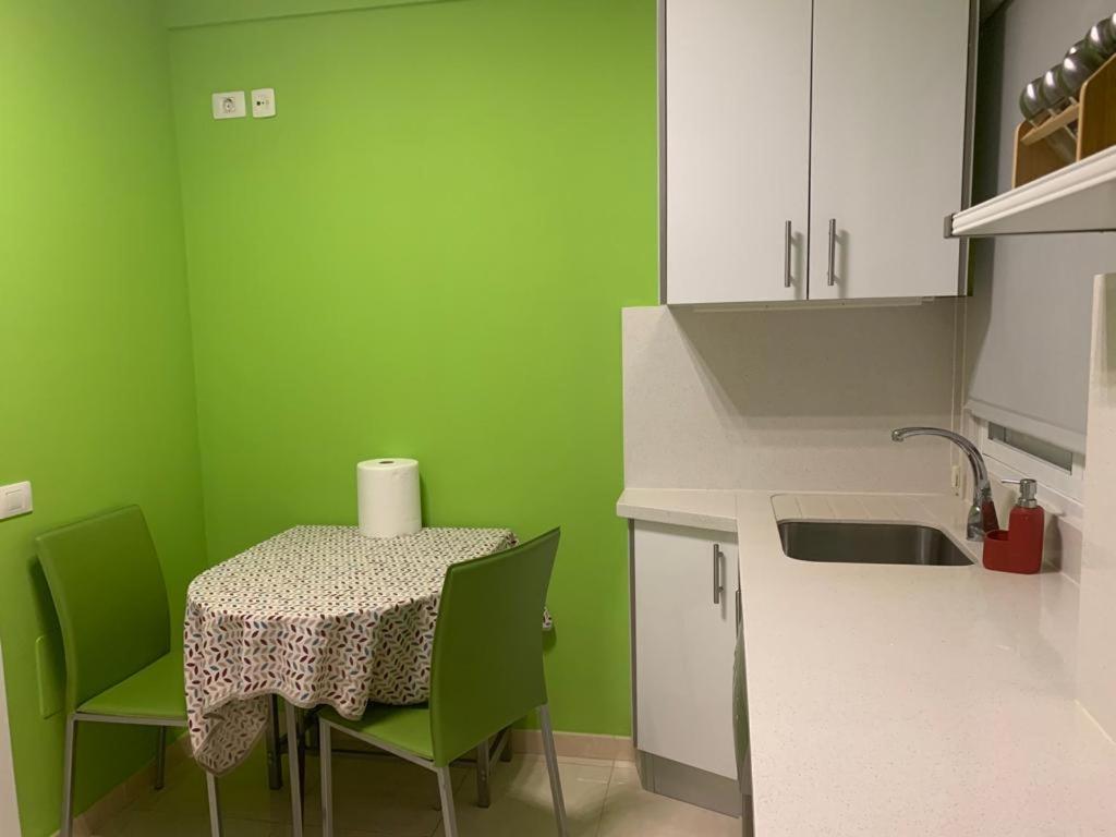 Benito Perez Armas 33 2