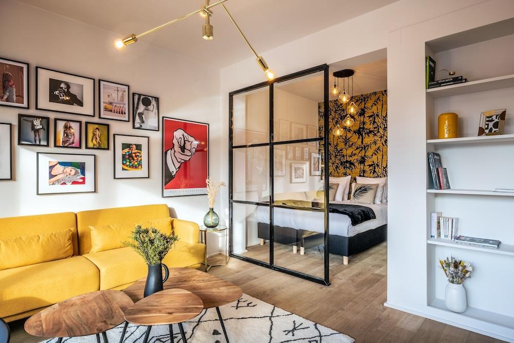 The Regent Traveller