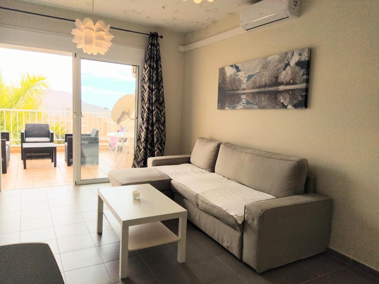 Oceanblue Modern King Size 1 Bedroom Apartment with Seaview And Terrace