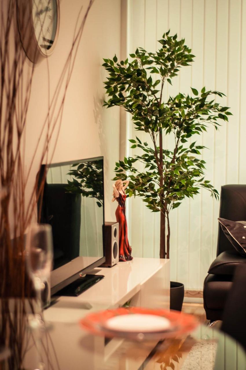 Cobalt Point, South Quay 1