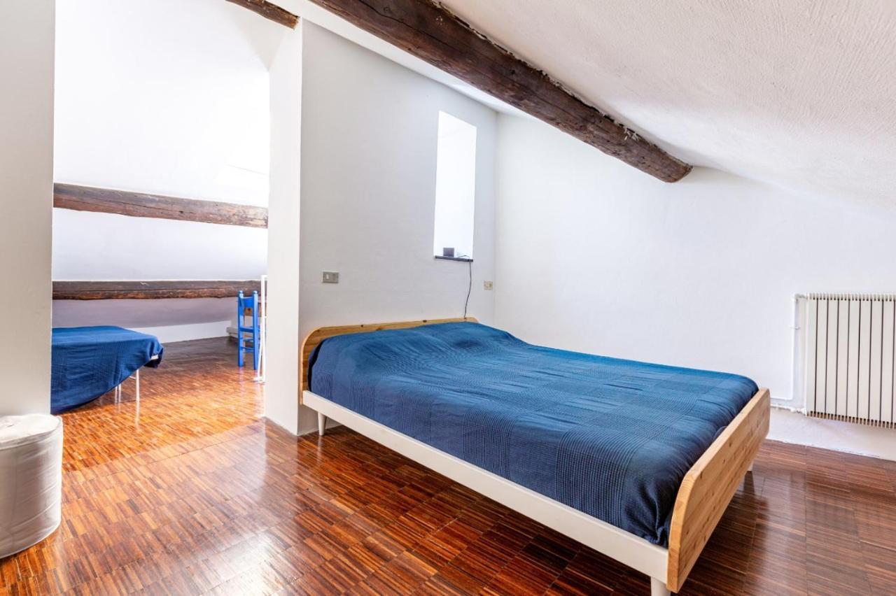 Porta Ticinese Colorful Apartment! 2