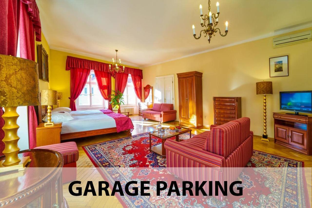 Josephine Old Town Square