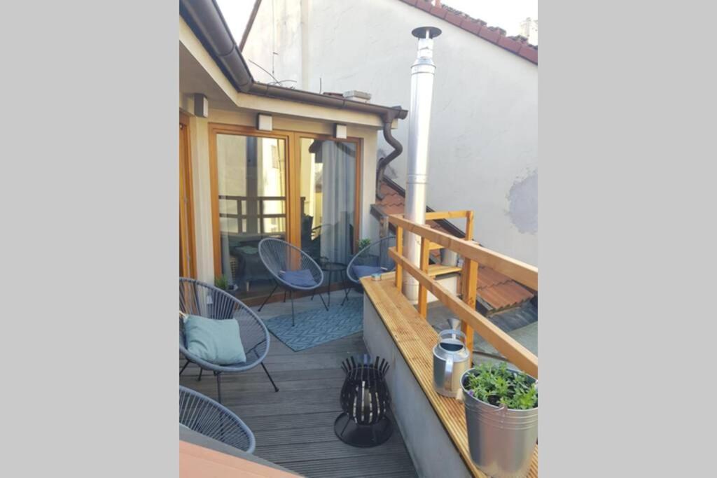 Huge 3-Bed Duplex W Sauna, Jacuzzi, Terrace & AC