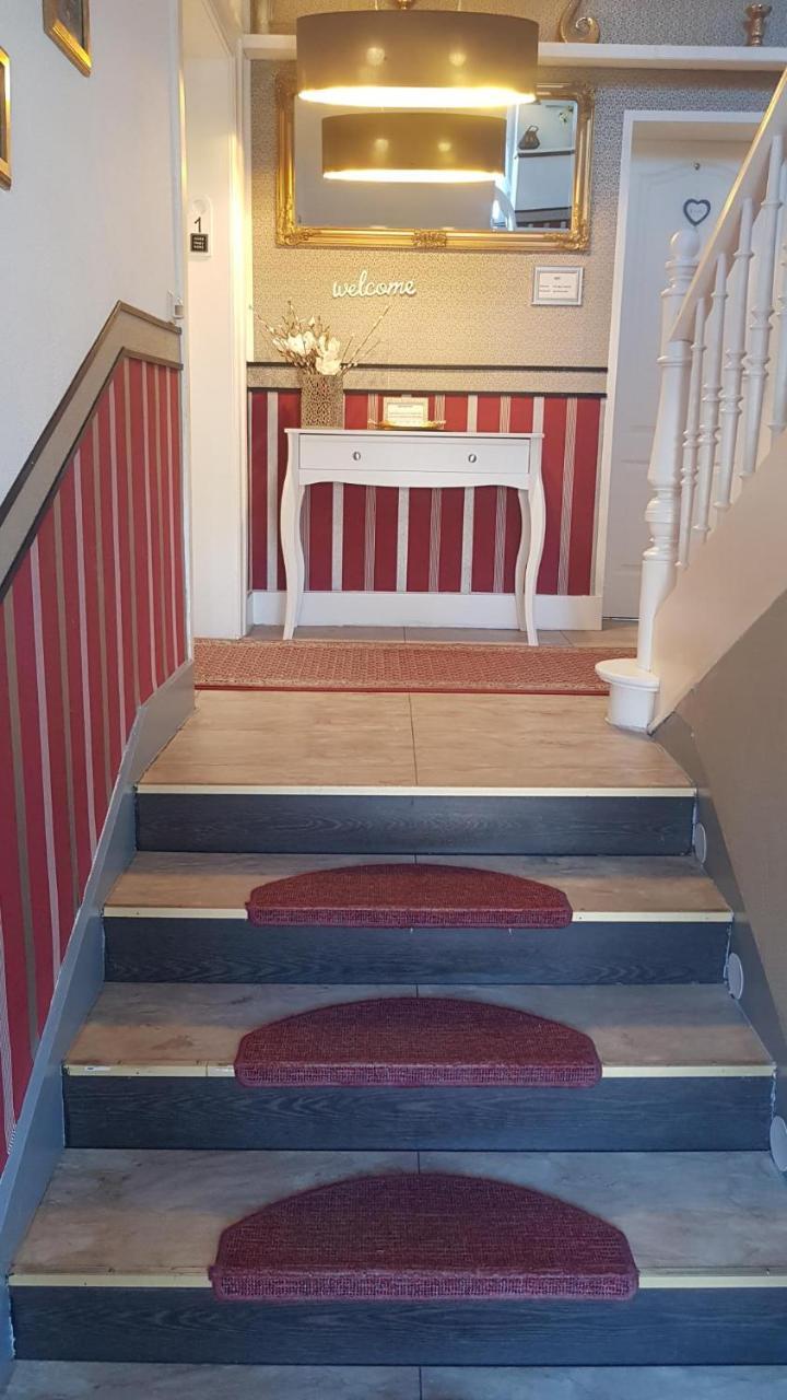 House L.A. Apartments 2