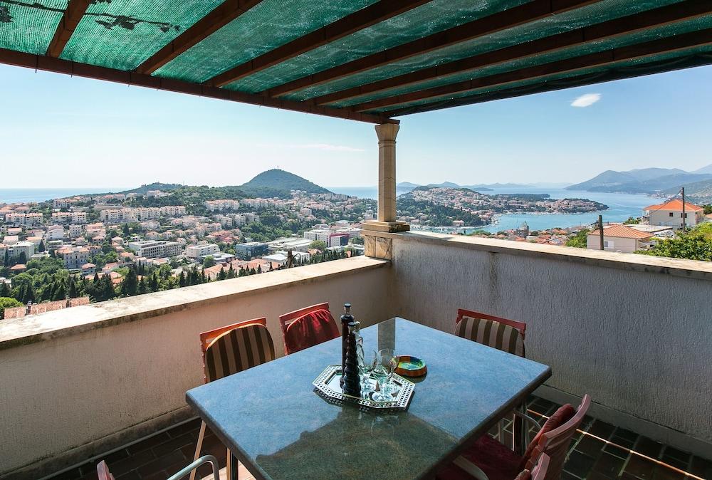 Apartments Depozit - Dolores