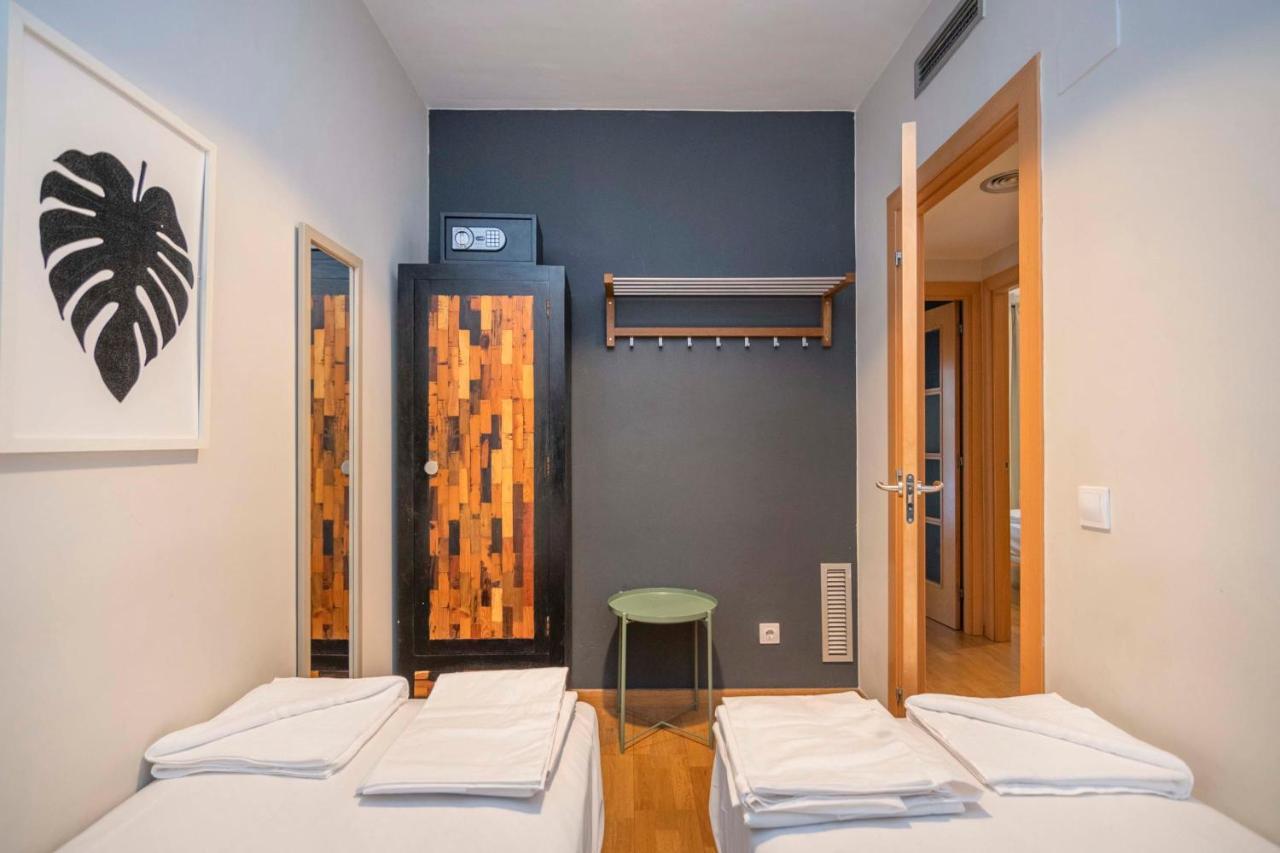 Modern And Bright Apartment in Eixample 2-1 (Adults Only)