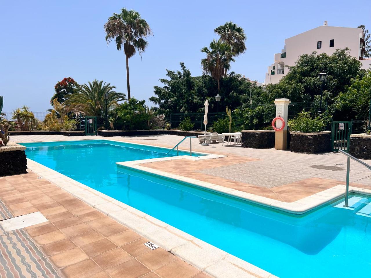 Bright And Quiet Windsor Park Apartment 1