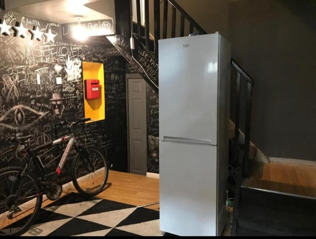 Single Room with Underbed 8 2