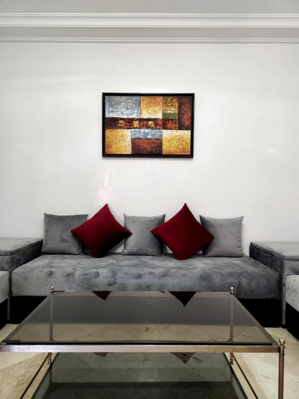 Appartement En Plein Centre Ville Entierement Equipe