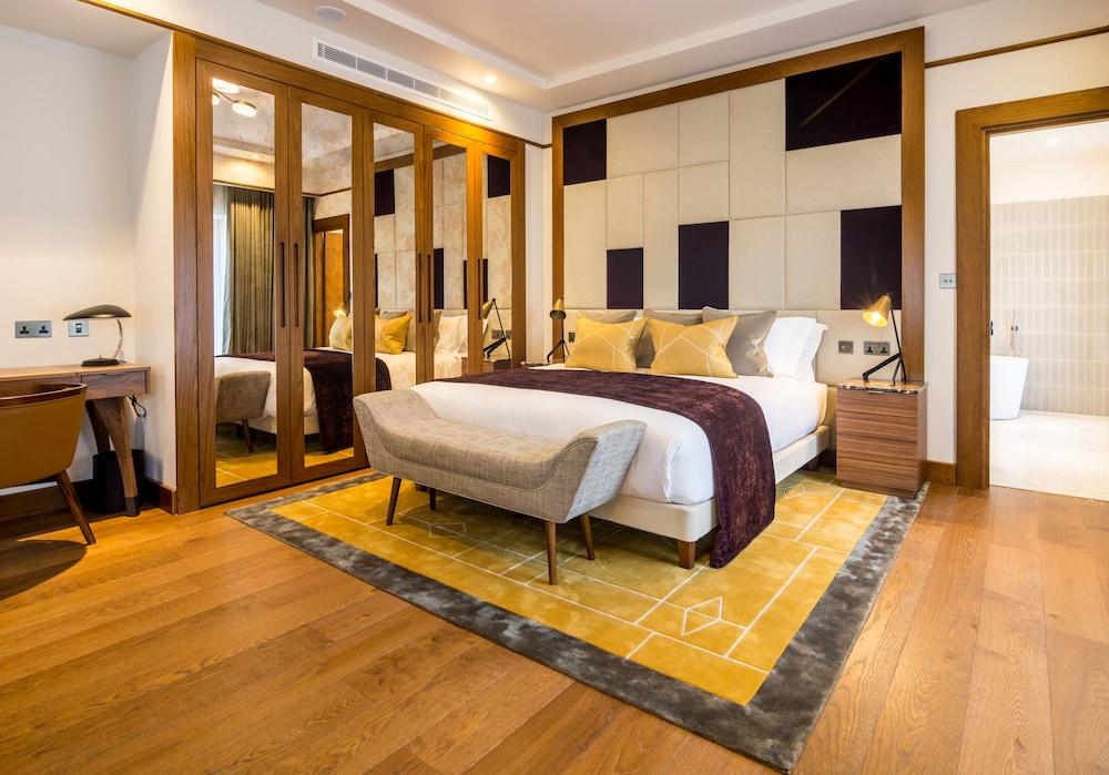 Devonshire Club by Mantis 2