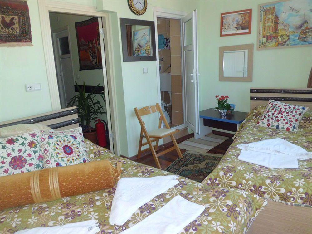 Chora Guesthouse 2