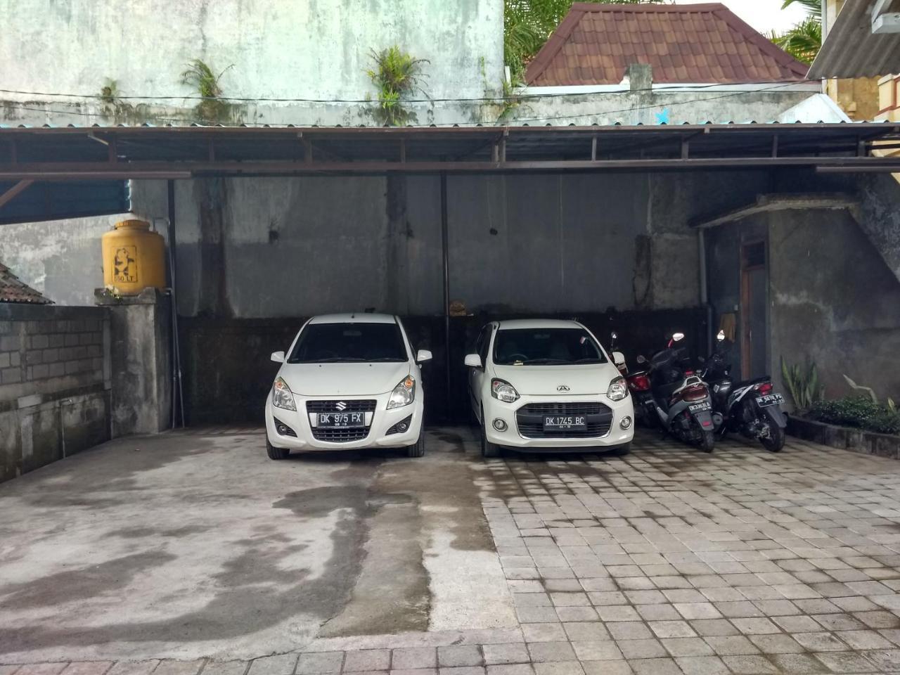 Kartika Bungalow's 2