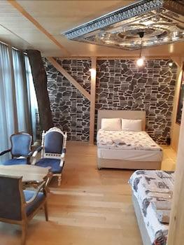 Taksimparis Apartmens 2