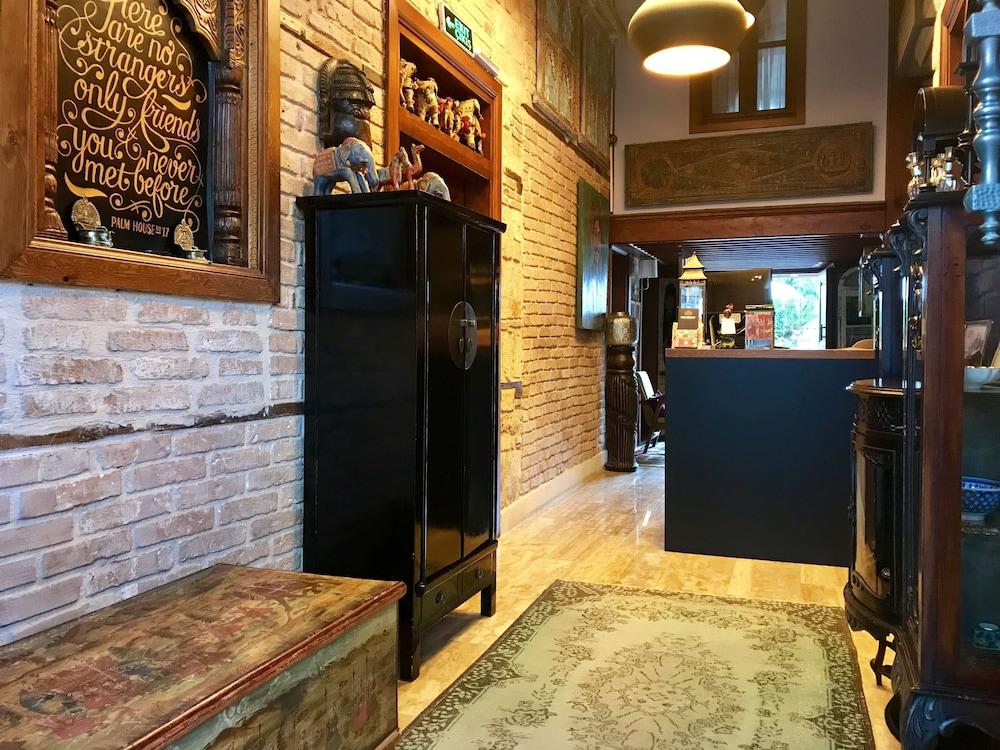 Palm House 17 (Adults only)