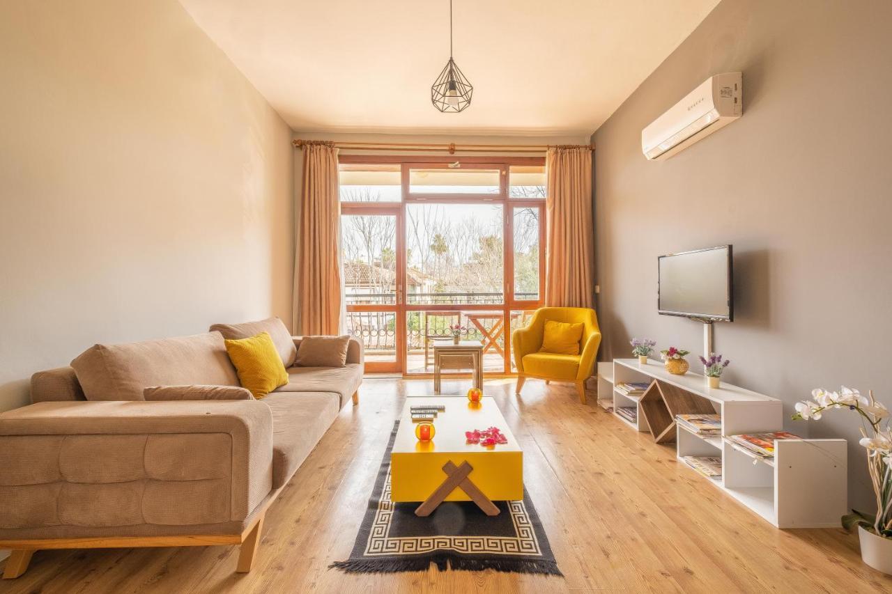 Old Town Deluxe Flats 2