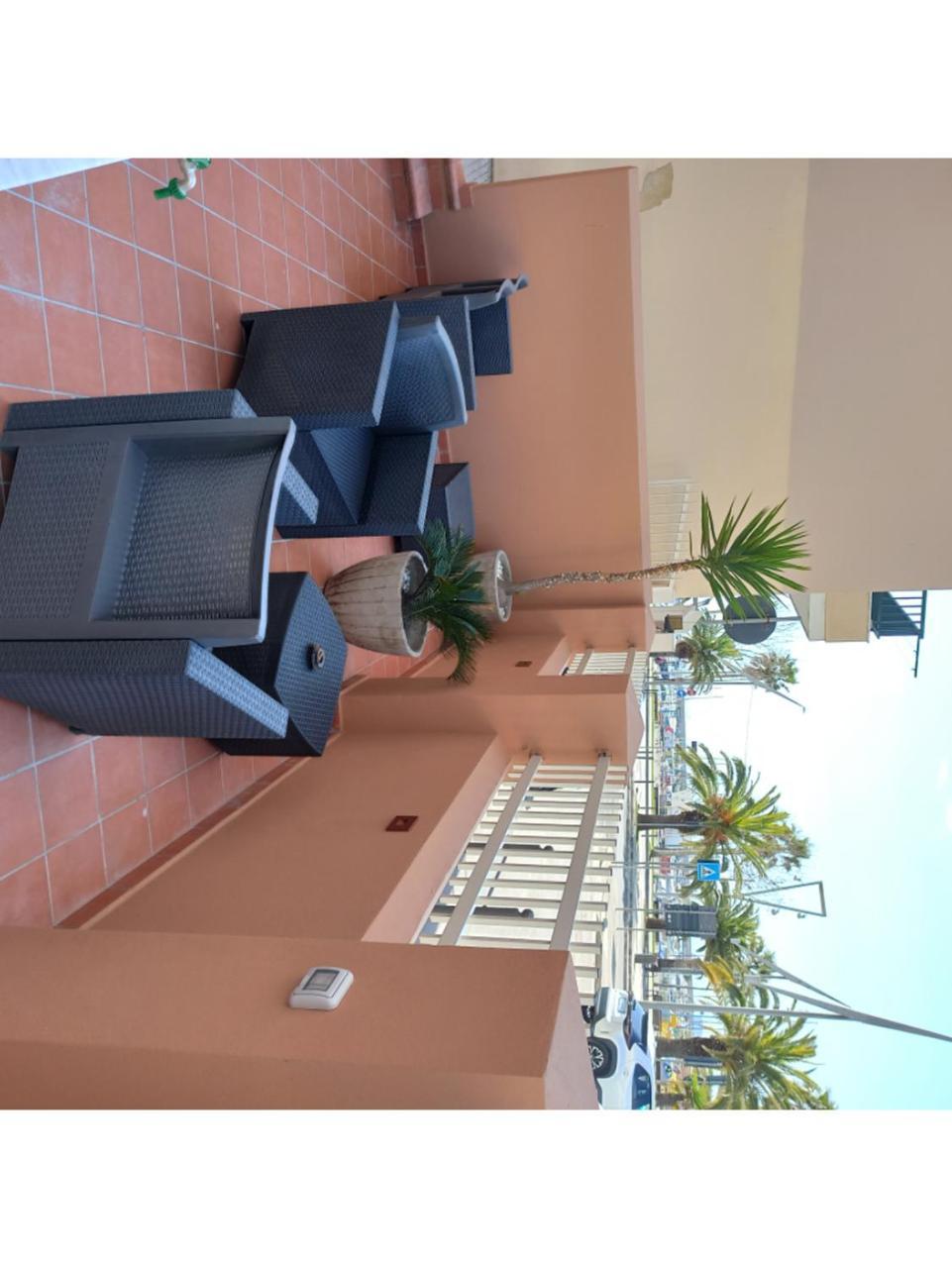 Butterfly Rooms & Accommodation 1