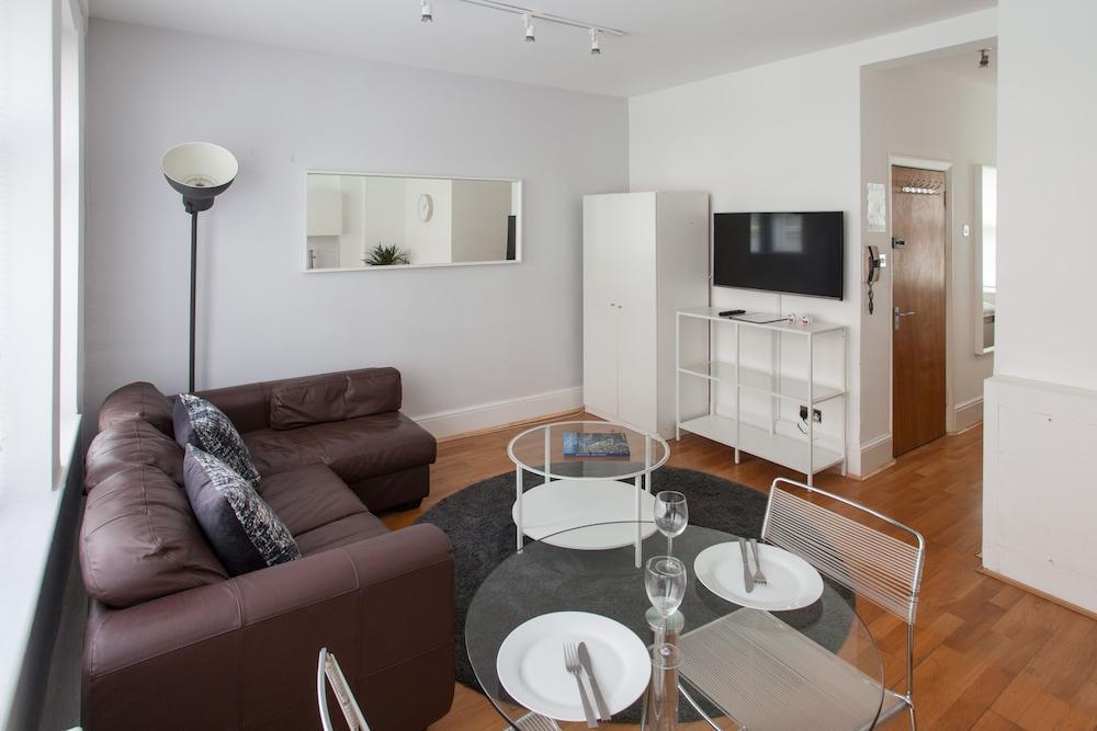 Modern & Clean Apartment Soho & Carnaby