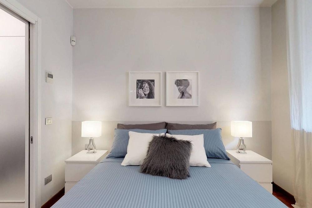 Design Apartment Near Duomo Square 2