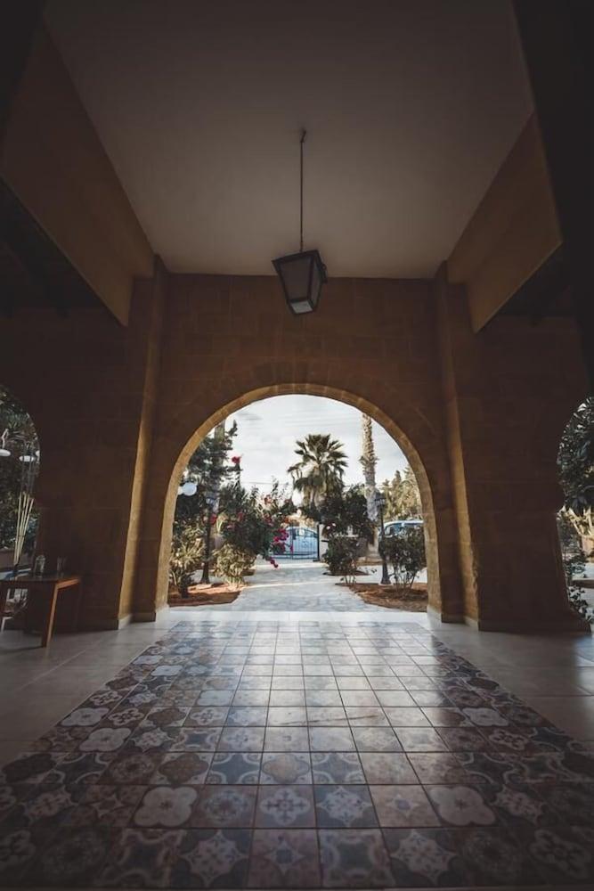 Nicosia Taskonak Hotel & Restaurant 1