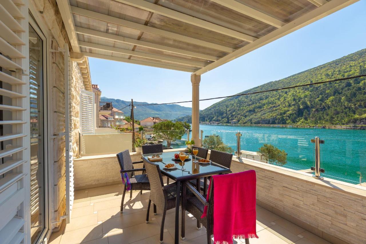 Hedera Estate, Hedera A24 1