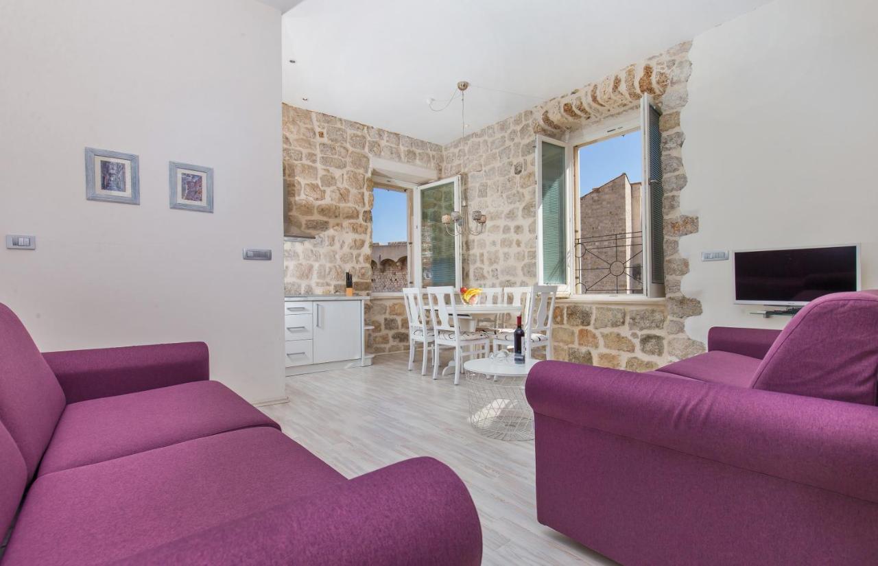 Apartments Lausion 1