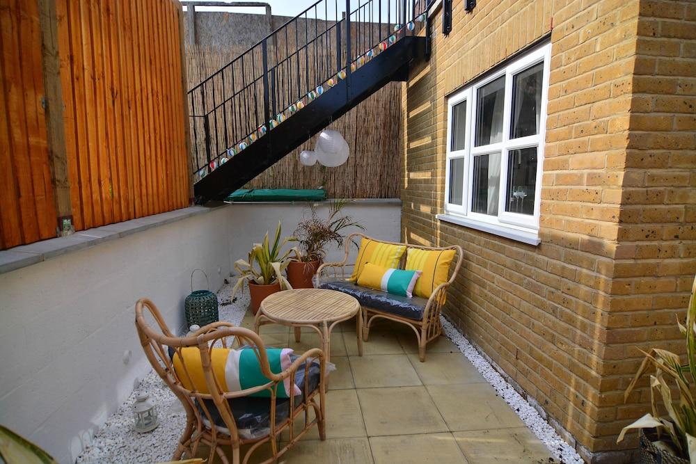 Macarena Wharf Apartments