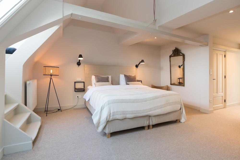 17th Century Canal Apartment with Roof Terrace 2