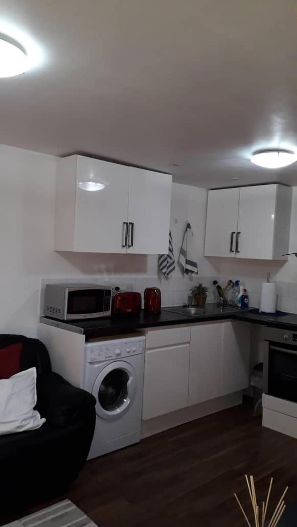 Cosy London Holiday Home (Near O2 Arena) 2