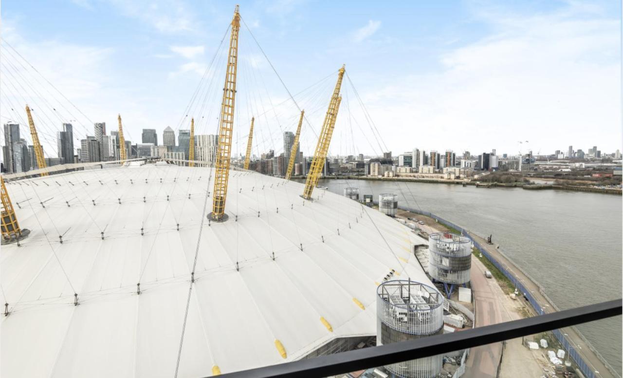 Beautiful 2 Bedroom Apartment Greenwich Apartment Overlooking the O2 Arena