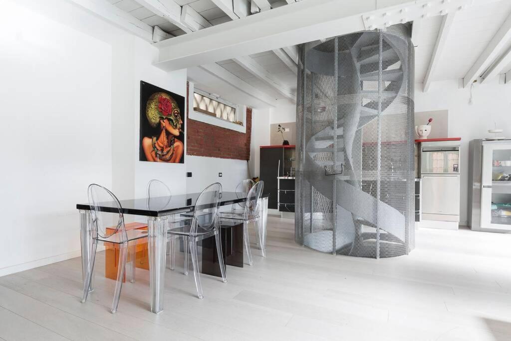 Unique 4 Storey House on Naviglio 4bd, 4bt 1