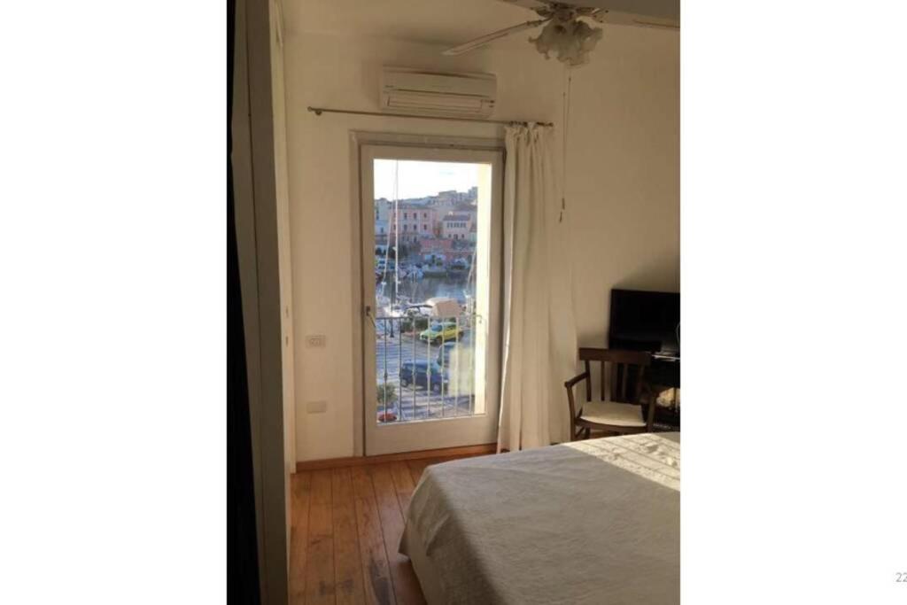 Maison Sur L'ancien Port, la Maddalena 2