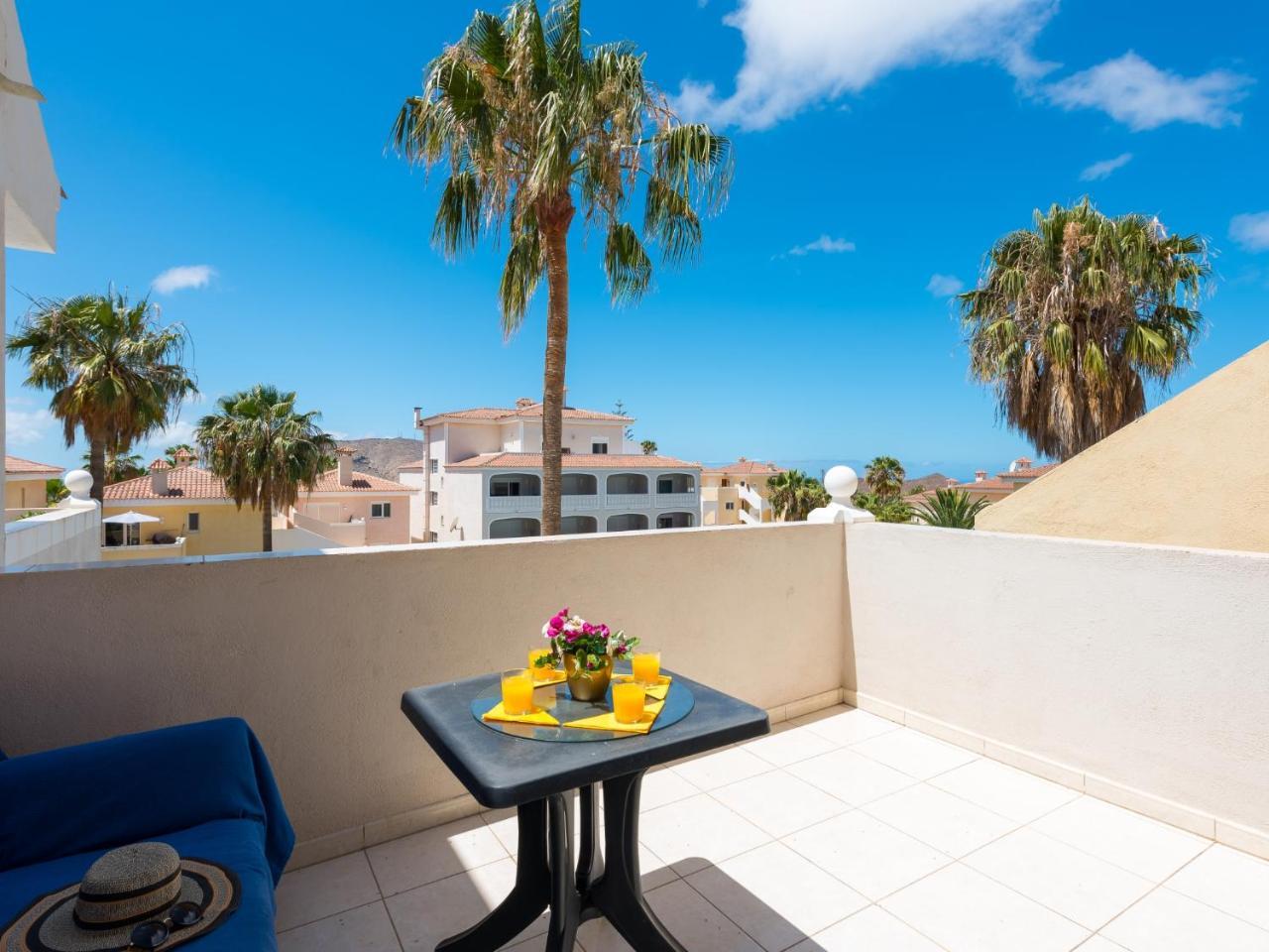 10e Country Club Accommodation Pool!