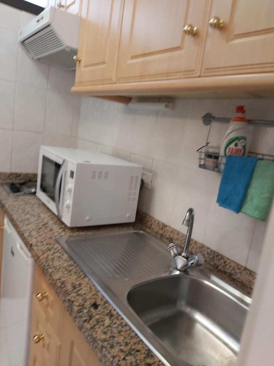 Cozy Studio, Wifi Free Pool View 1