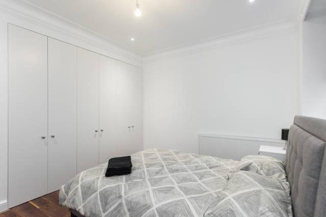 Fleet Street Apartment 3 1