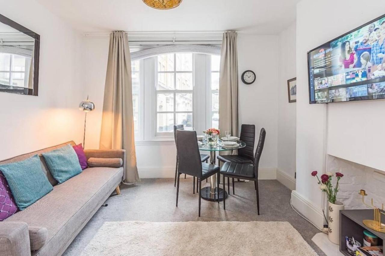 Charming 2-Bed Apartment in London 1