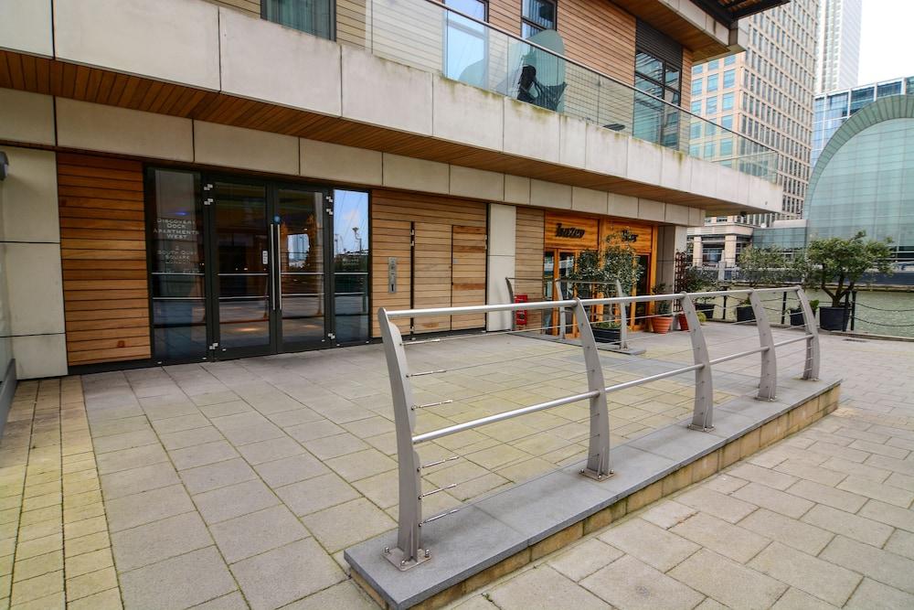 Canary Wharf - Corporate River View Apartments